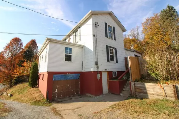 1045 Moon Run Rd, Robinson Twp - Nwa, PA 15136