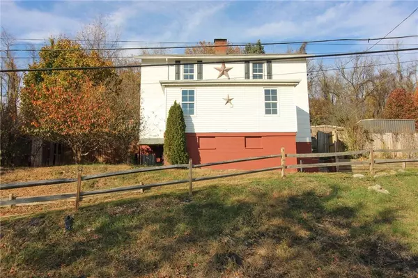 1045 Moon Run Rd, Robinson Twp - Nwa, PA 15136