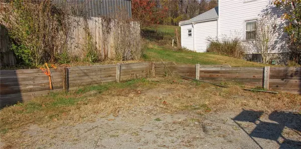 1045 Moon Run Rd, Robinson Twp - Nwa, PA 15136