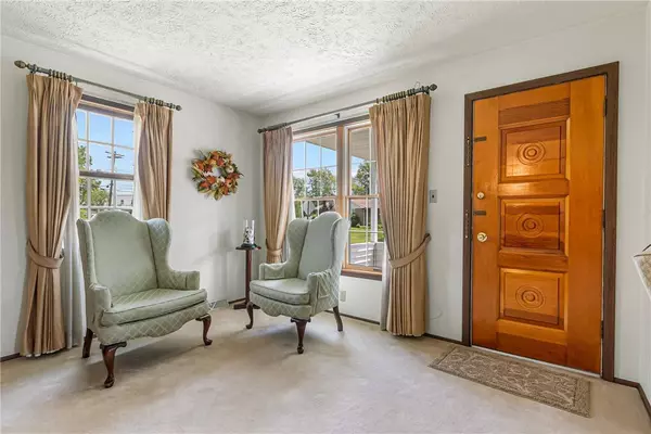 415 Pleasant Valley Rd, Smith, PA 15019