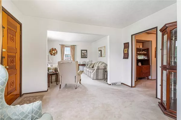 415 Pleasant Valley Rd, Smith, PA 15019