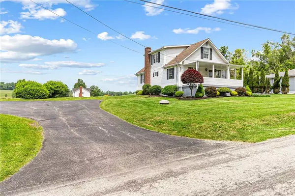 415 Pleasant Valley Rd, Smith, PA 15019