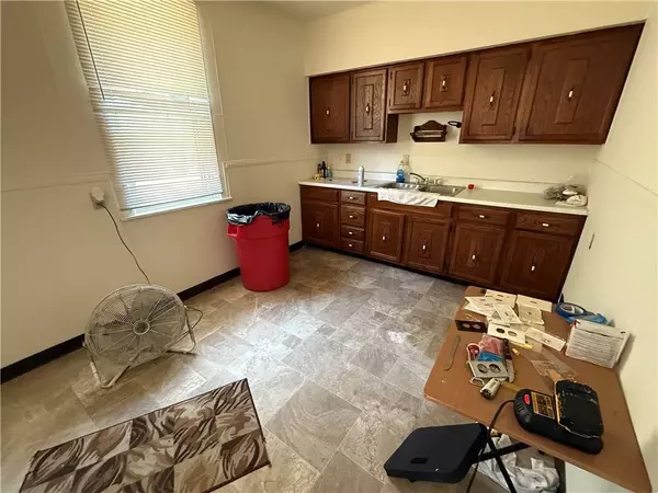 122 Greydon Ave, Mckees Rocks, PA 15136