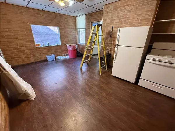 122 Greydon Ave, Mckees Rocks, PA 15136