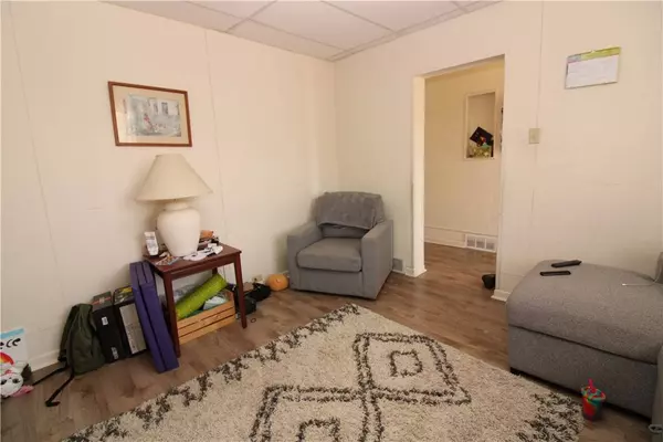 120 Greydon Ave, Mckees Rocks, PA 15136