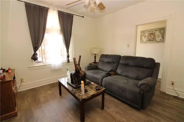 114 Greydon Ave, Mckees Rocks, PA 15136