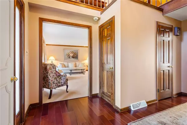 1552 Ingomar Heights Rd, Franklin Park, PA 15237