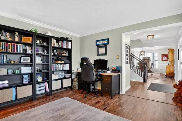 224 Field Club Cir, Robinson Twp, PA 15136