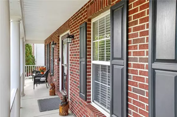 224 Field Club Cir, Robinson Twp, PA 15136