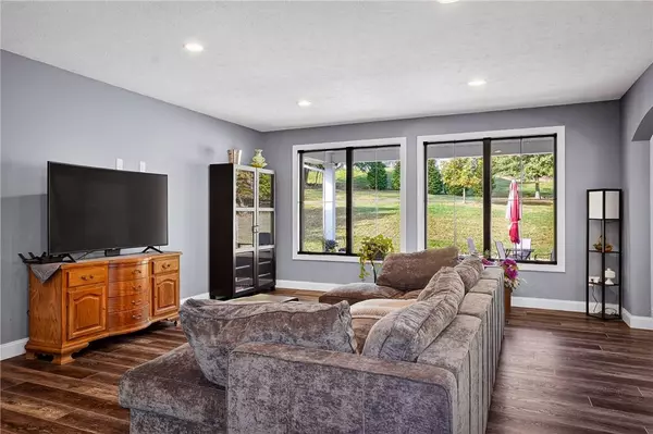 100 Waterside Dr, Chippewa Twp, PA 15010