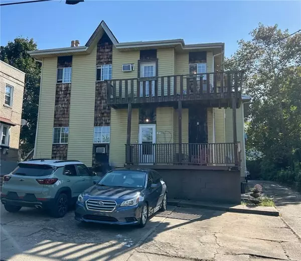 11 Station St, Crafton, PA 15205