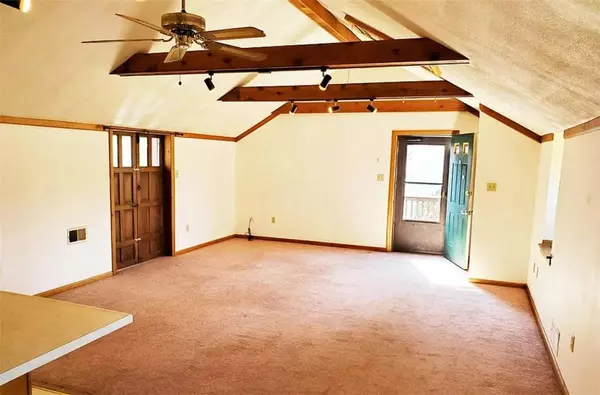 27 Richmond St, Crafton, PA 15205