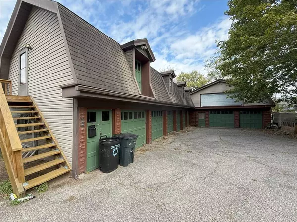 27 Richmond St, Crafton, PA 15205