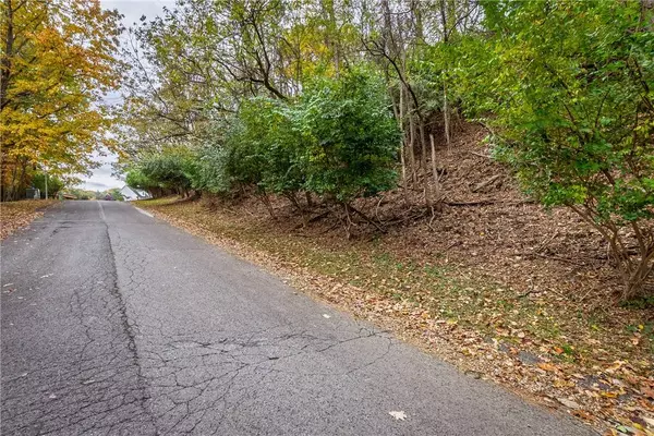 0 Kenyon Rd, Thornburg, PA 15205