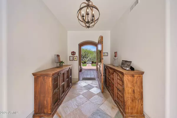 10182 E Gilded Perch Drive, Scottsdale, AZ 85255