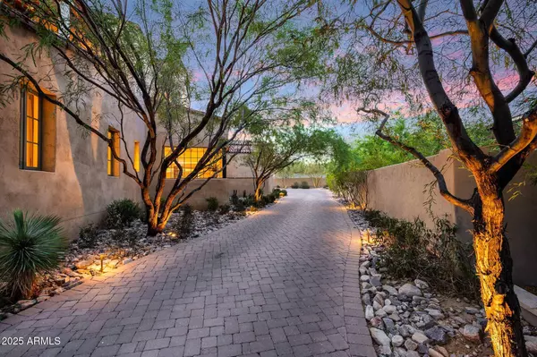 19054 N 97th Place, Scottsdale, AZ 85255