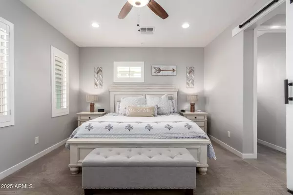 2371 W WHISPER ROCK Trail, Phoenix, AZ 85085