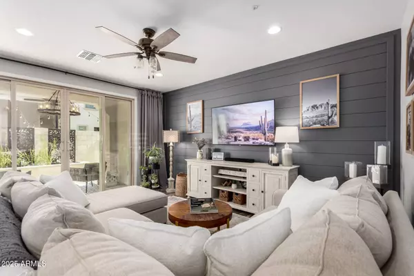 2371 W WHISPER ROCK Trail, Phoenix, AZ 85085