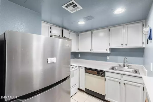 1831 W MULBERRY Drive #234, Phoenix, AZ 85015