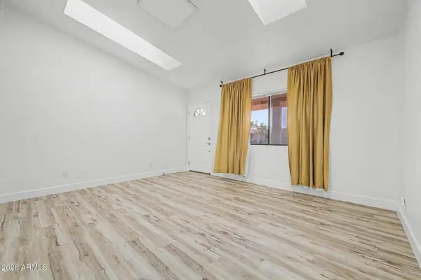 6727 W SAN MIGUEL Avenue, Glendale, AZ 85303