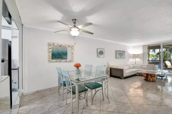 720 E Ocean AVE 202, Boynton Beach, FL 33435