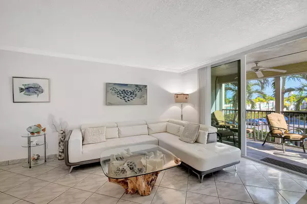 720 E Ocean AVE 202, Boynton Beach, FL 33435