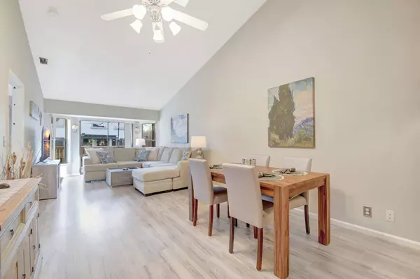 2406 Landings BLVD, Greenacres, FL 33413