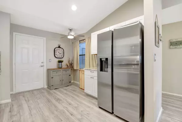 2406 Landings BLVD, Greenacres, FL 33413