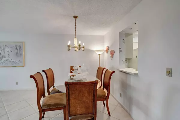 14376 Amberly LN 207, Delray Beach, FL 33446