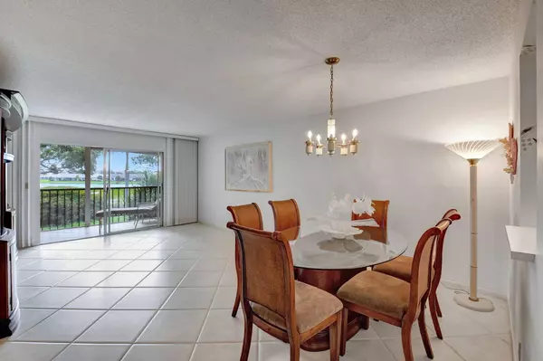 14376 Amberly LN 207, Delray Beach, FL 33446