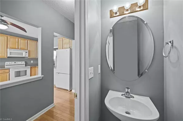 1773 Olivers Crossing CIR, Winston-salem, NC 27127