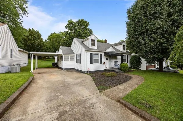 131 Rhyne AVE E, Winston-salem, NC 27127