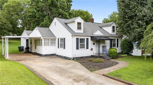 131 Rhyne AVE E, Winston-salem, NC 27127