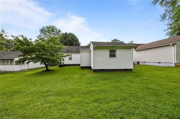 131 Rhyne AVE E, Winston-salem, NC 27127
