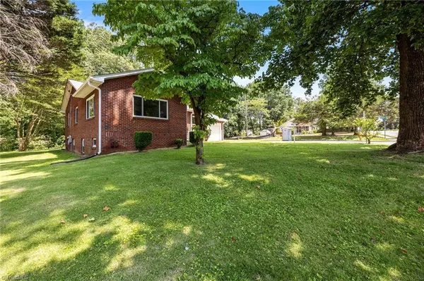 3331 Carver School RD, Winston-salem, NC 27105