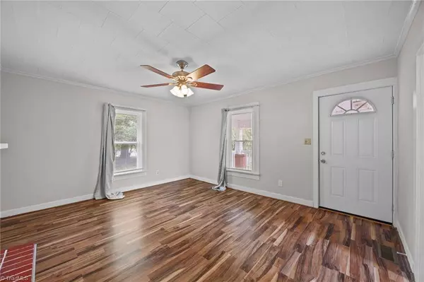 217 Moon ST, Thomasville, NC 27360