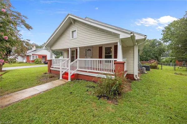 217 Moon ST, Thomasville, NC 27360