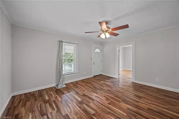 217 Moon ST, Thomasville, NC 27360