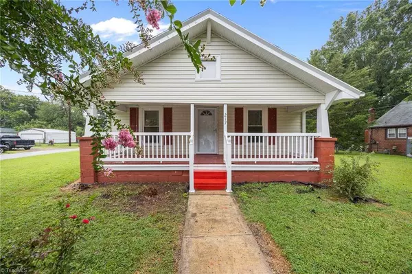 217 Moon ST, Thomasville, NC 27360