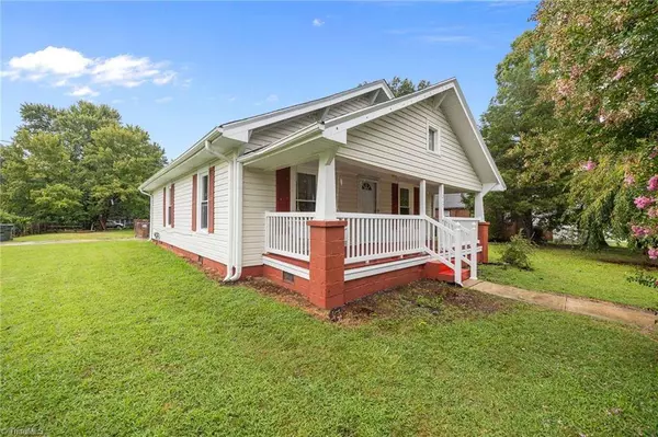 217 Moon ST, Thomasville, NC 27360