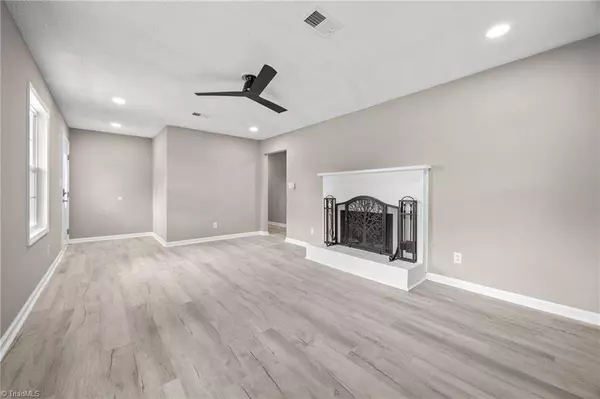 3604 Northfield PL, High Point, NC 27265