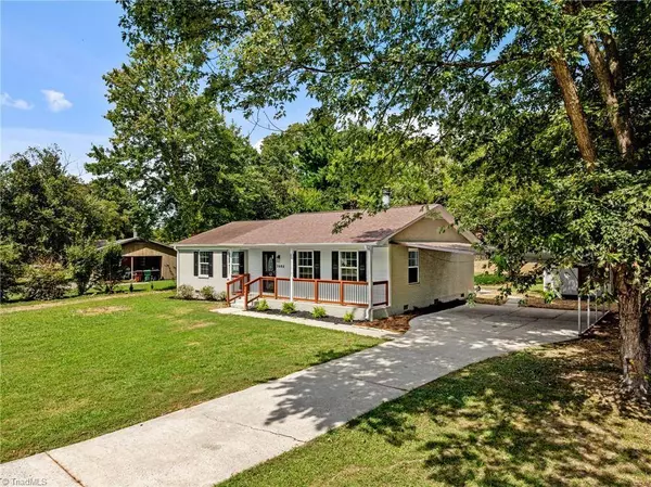 3604 Northfield PL, High Point, NC 27265