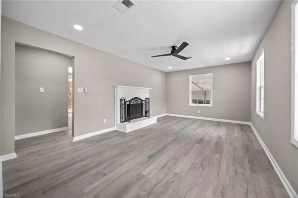 3604 Northfield PL, High Point, NC 27265