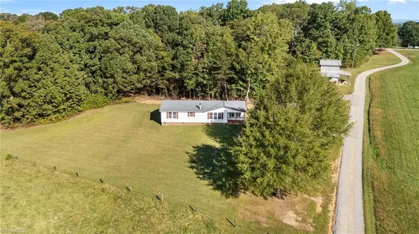 1024 Lyndale DR, Boonville, NC 27011