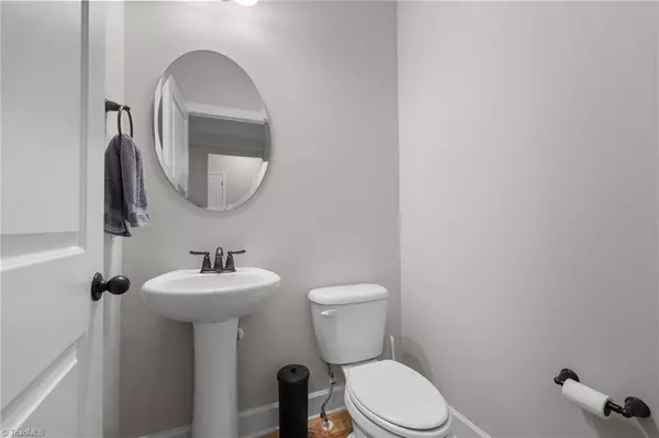 8811 Phillips Farm RD, Kernersville, NC 27284