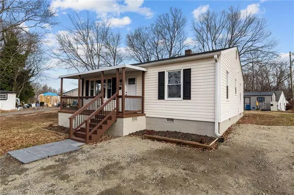 112 Holman ST, Mocksville, NC 27028