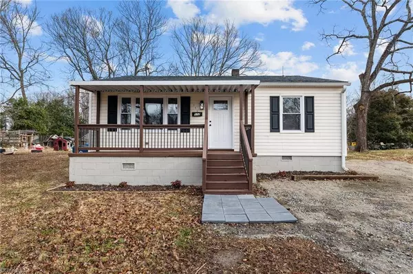 112 Holman ST, Mocksville, NC 27028