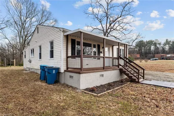 112 Holman ST, Mocksville, NC 27028