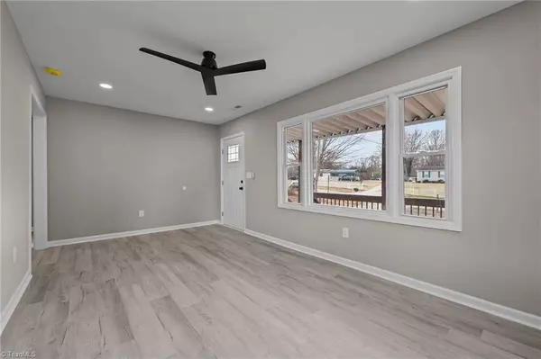 112 Holman ST, Mocksville, NC 27028