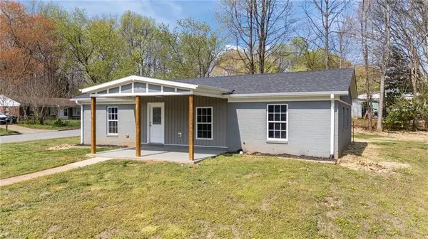1 Godwin CT, Greensboro, NC 27405